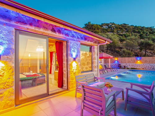  gece  -  Kasım
  | Kalkan Yeşilköy Villa (4 Kişilik, Özel Havuzlu, Doğa İçinde, Jakuzili Seçenekli)